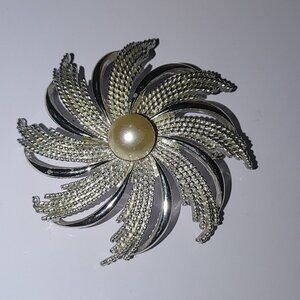 Vintage Sarah Cov Silver-Tone Flower Brooch Faux Pearl Center